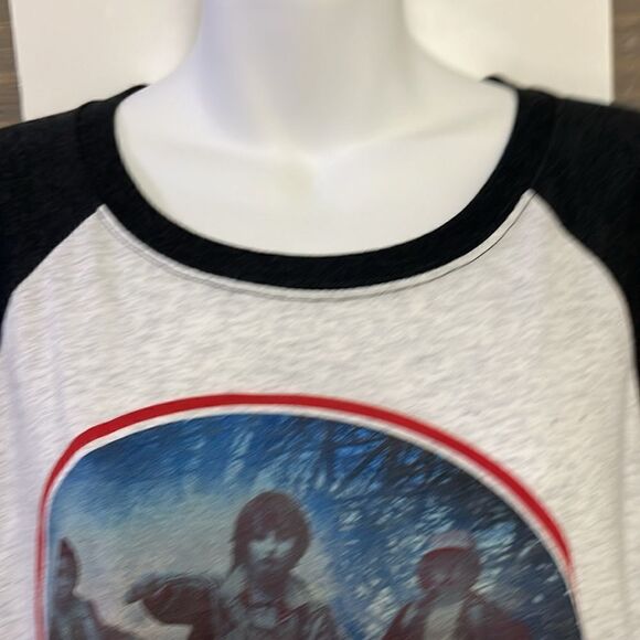 Stranger Things Heather Black/White Netflix Baseball 3/4 Sleeve T-Shirt- Large - Picture 2 of 8